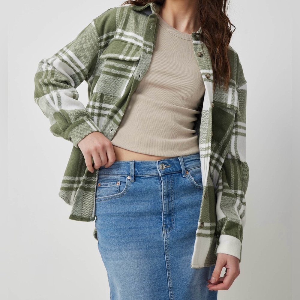 🎄Wool Like Plaid Shacket | L | Ardene